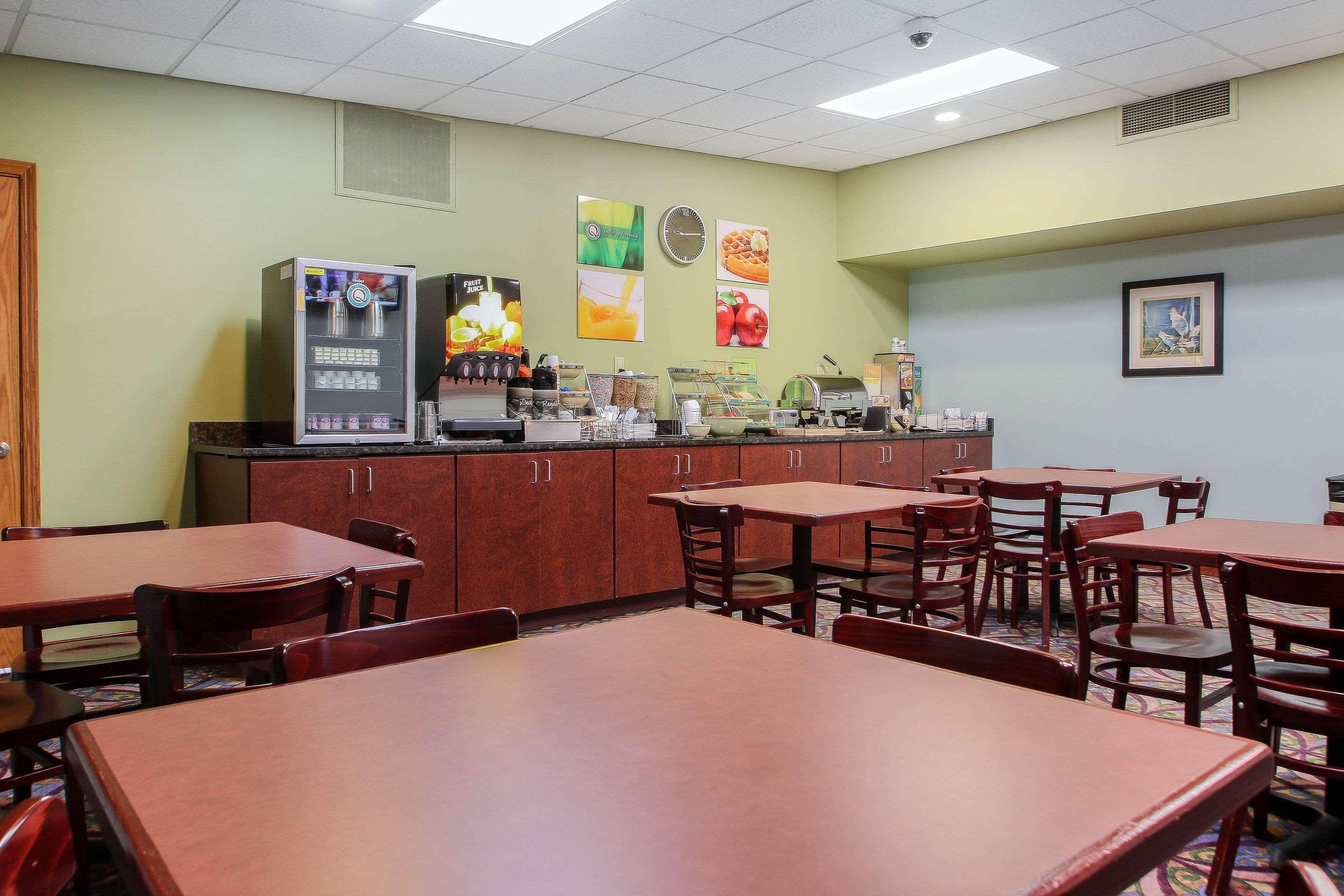 Comfort Inn & Suites Beaver Dam Extérieur photo