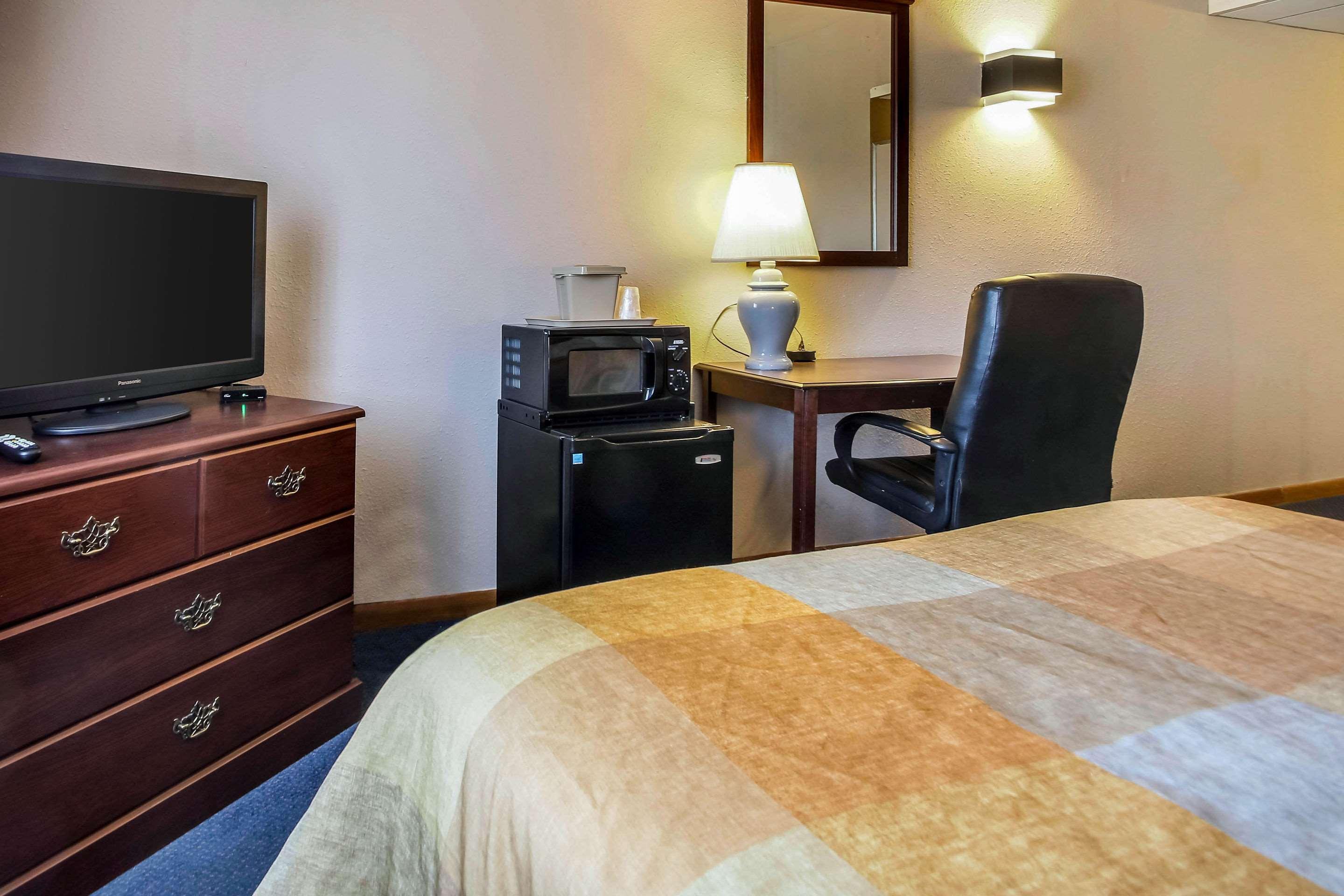 Comfort Inn & Suites Beaver Dam Extérieur photo