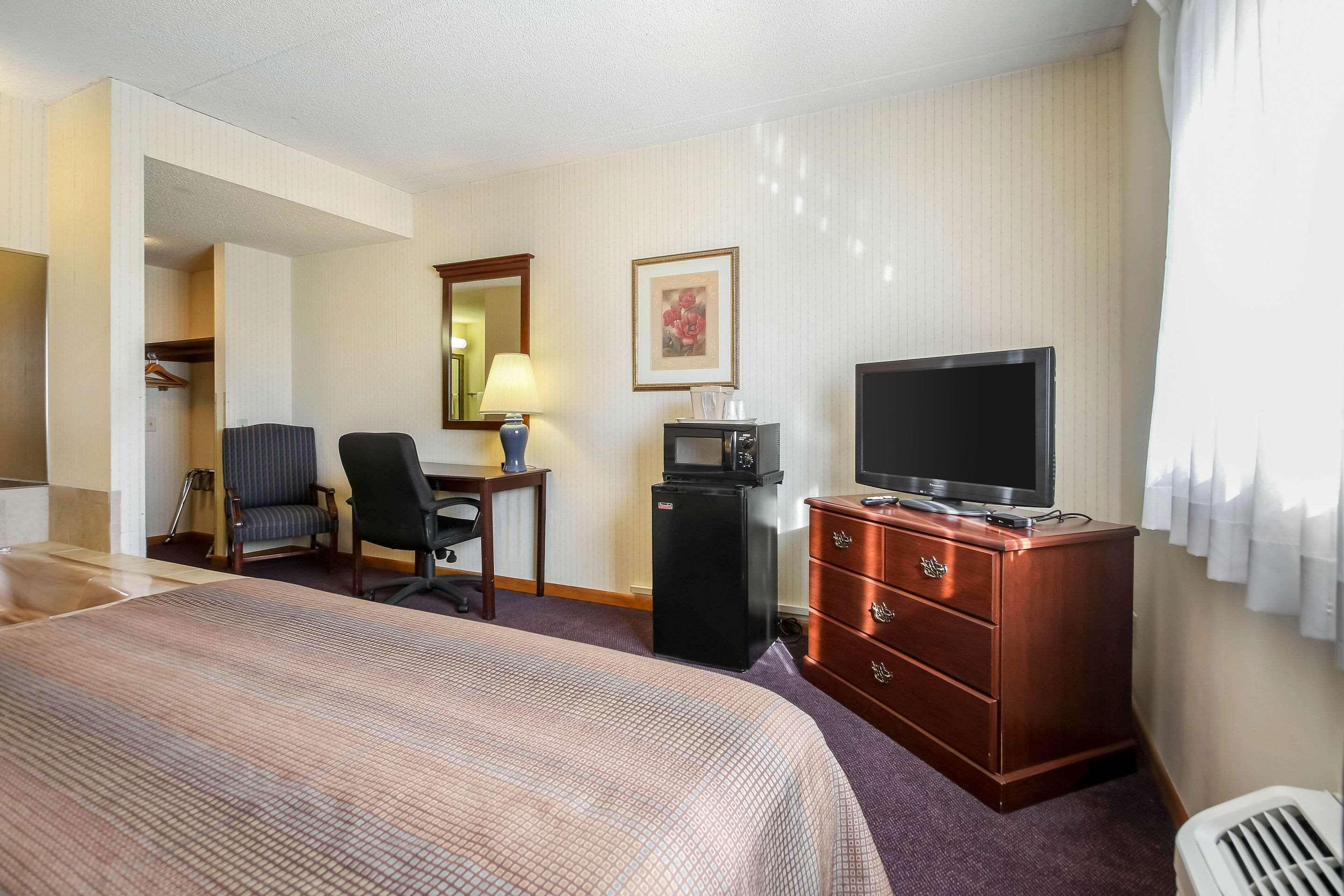 Comfort Inn & Suites Beaver Dam Extérieur photo