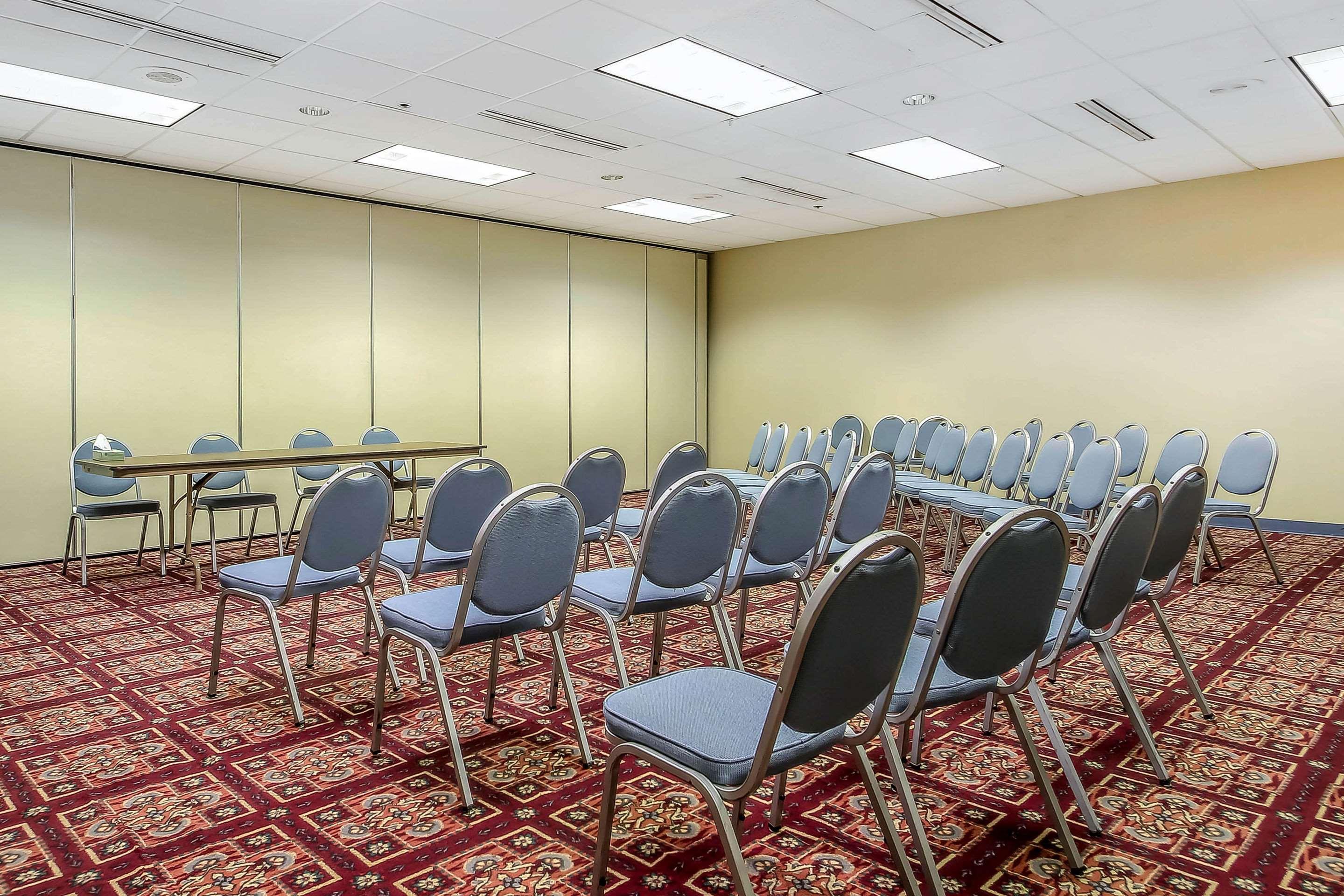 Comfort Inn & Suites Beaver Dam Extérieur photo