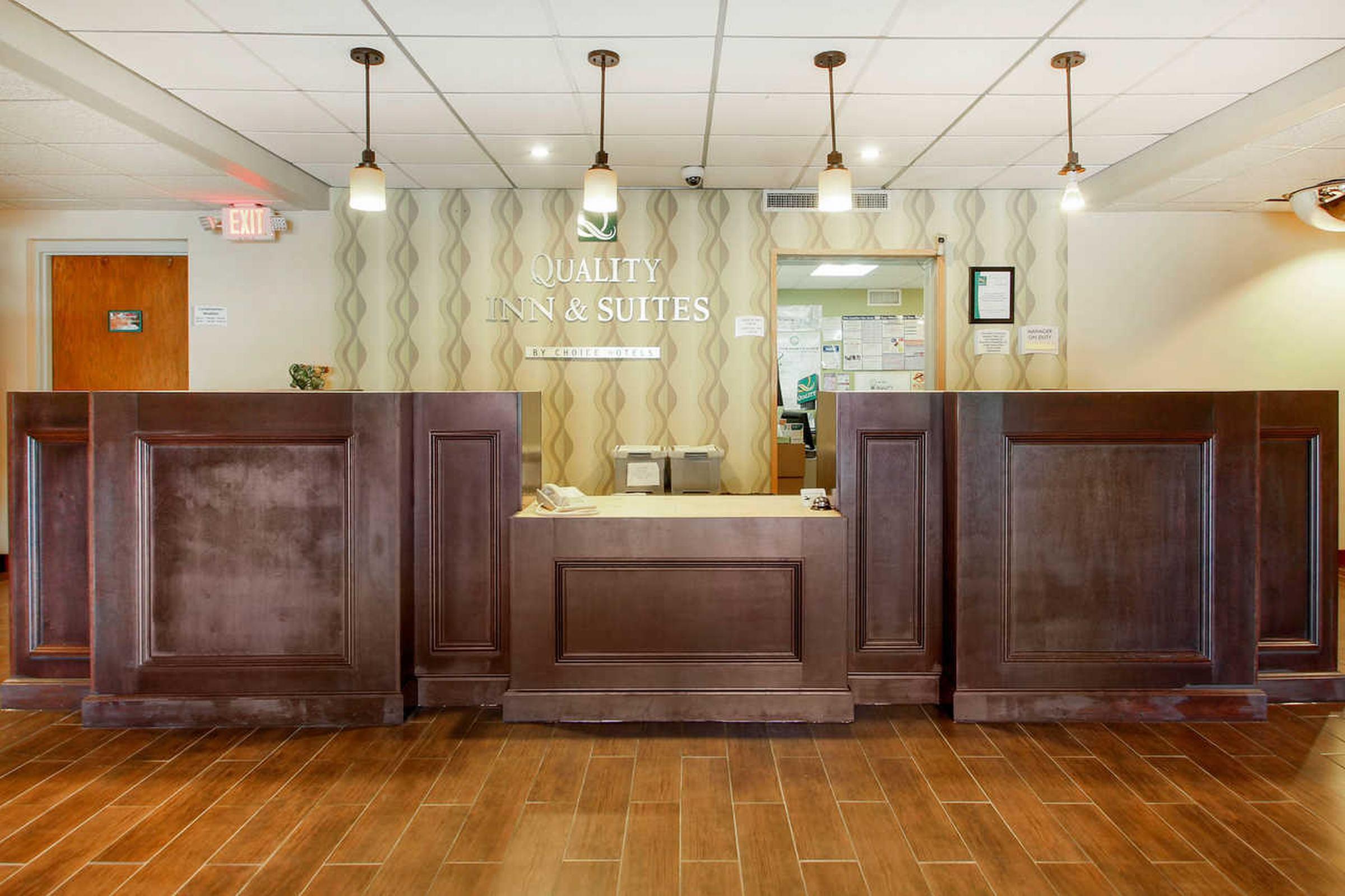 Comfort Inn & Suites Beaver Dam Extérieur photo