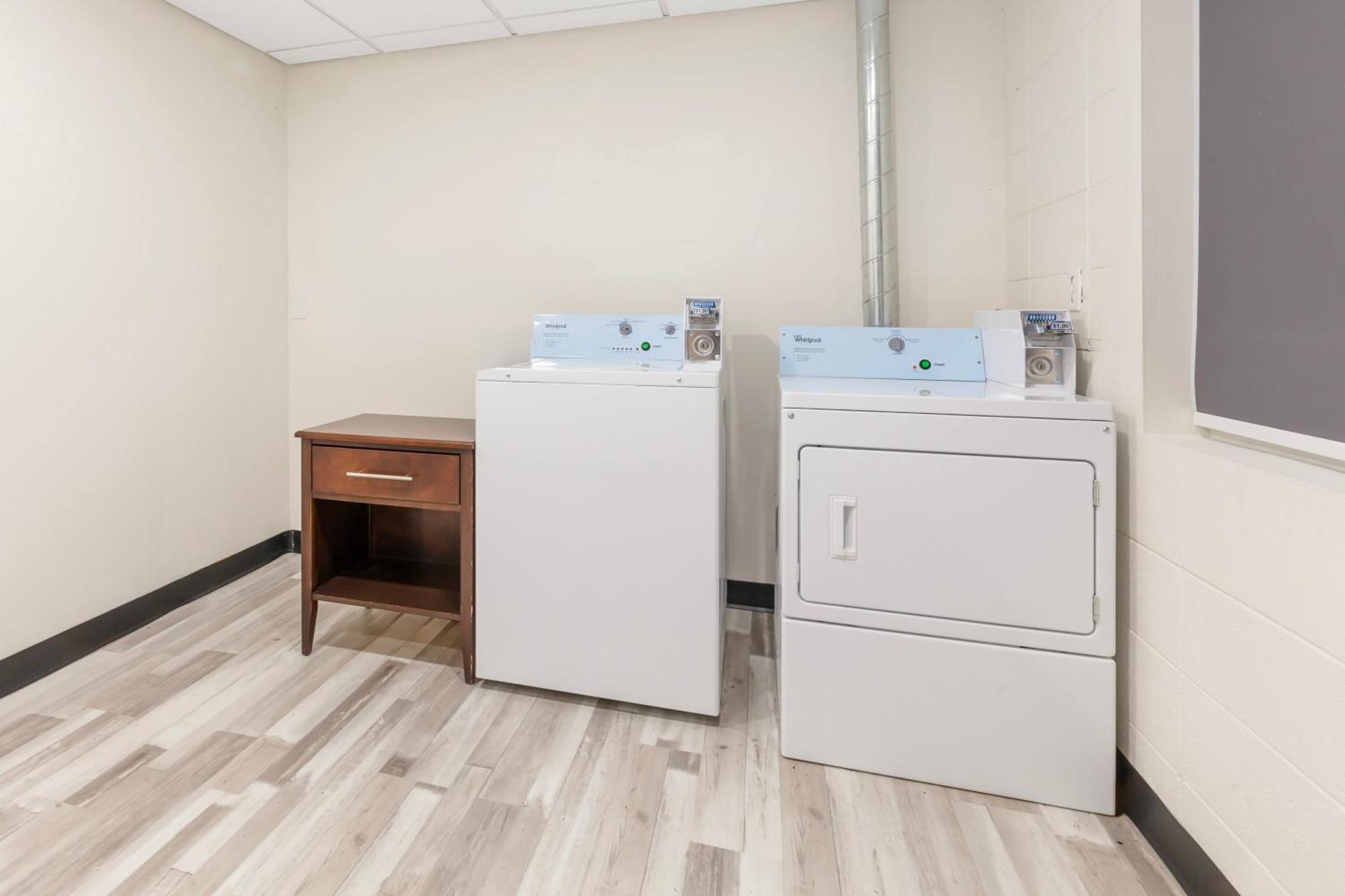 Comfort Inn & Suites Beaver Dam Extérieur photo