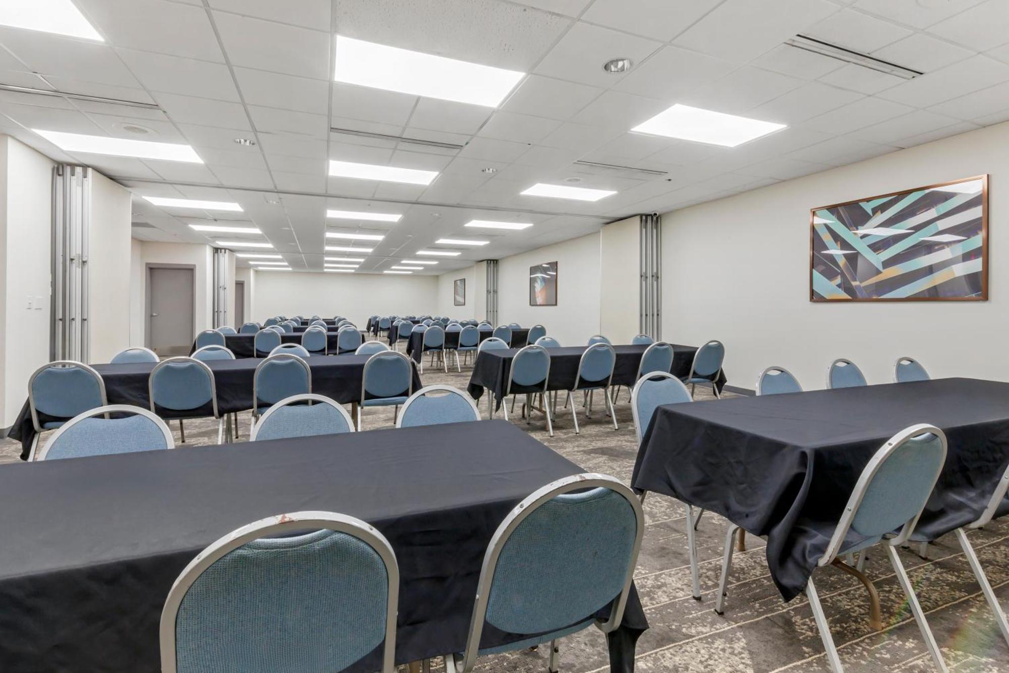 Comfort Inn & Suites Beaver Dam Extérieur photo