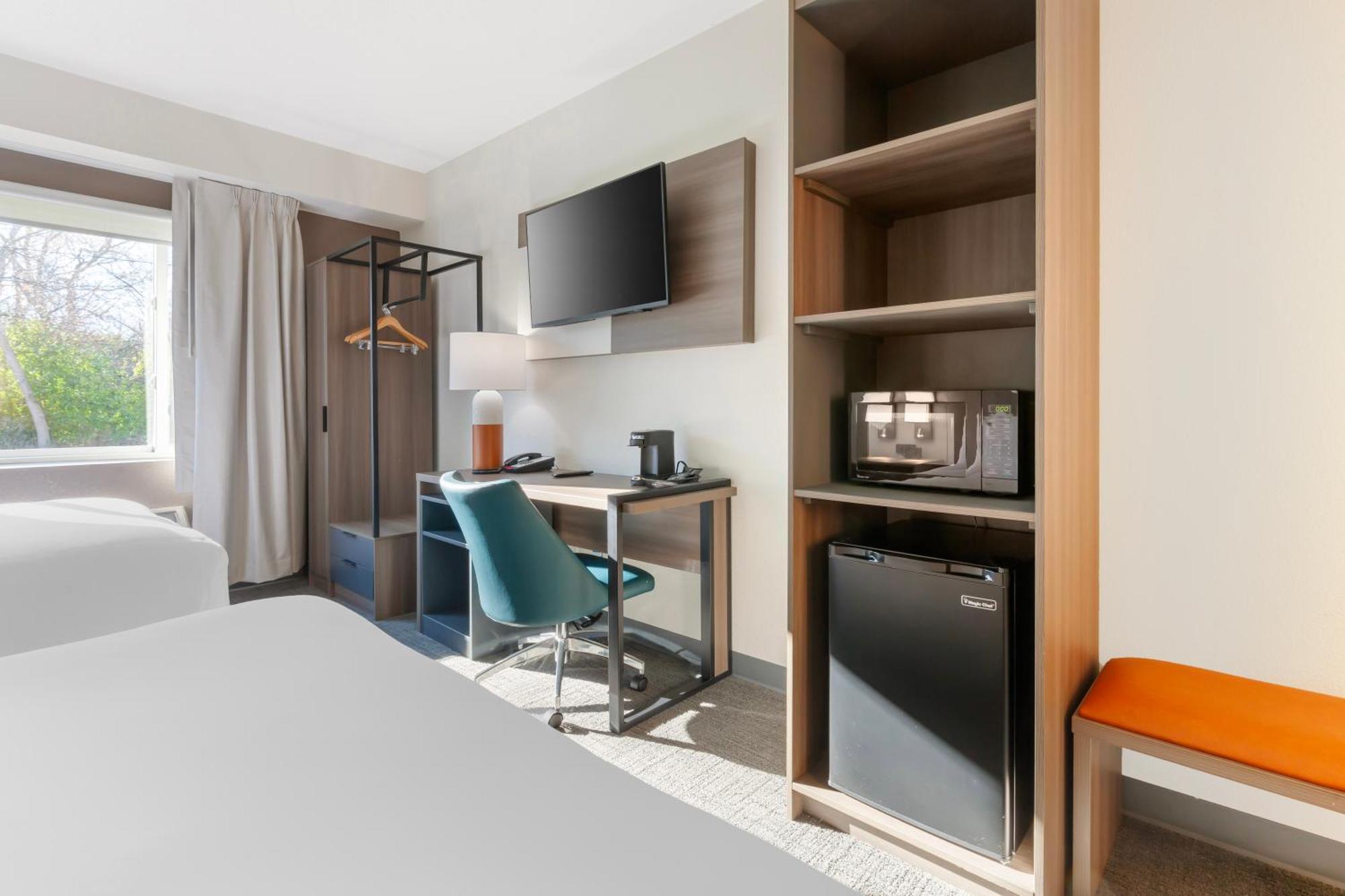Comfort Inn & Suites Beaver Dam Extérieur photo
