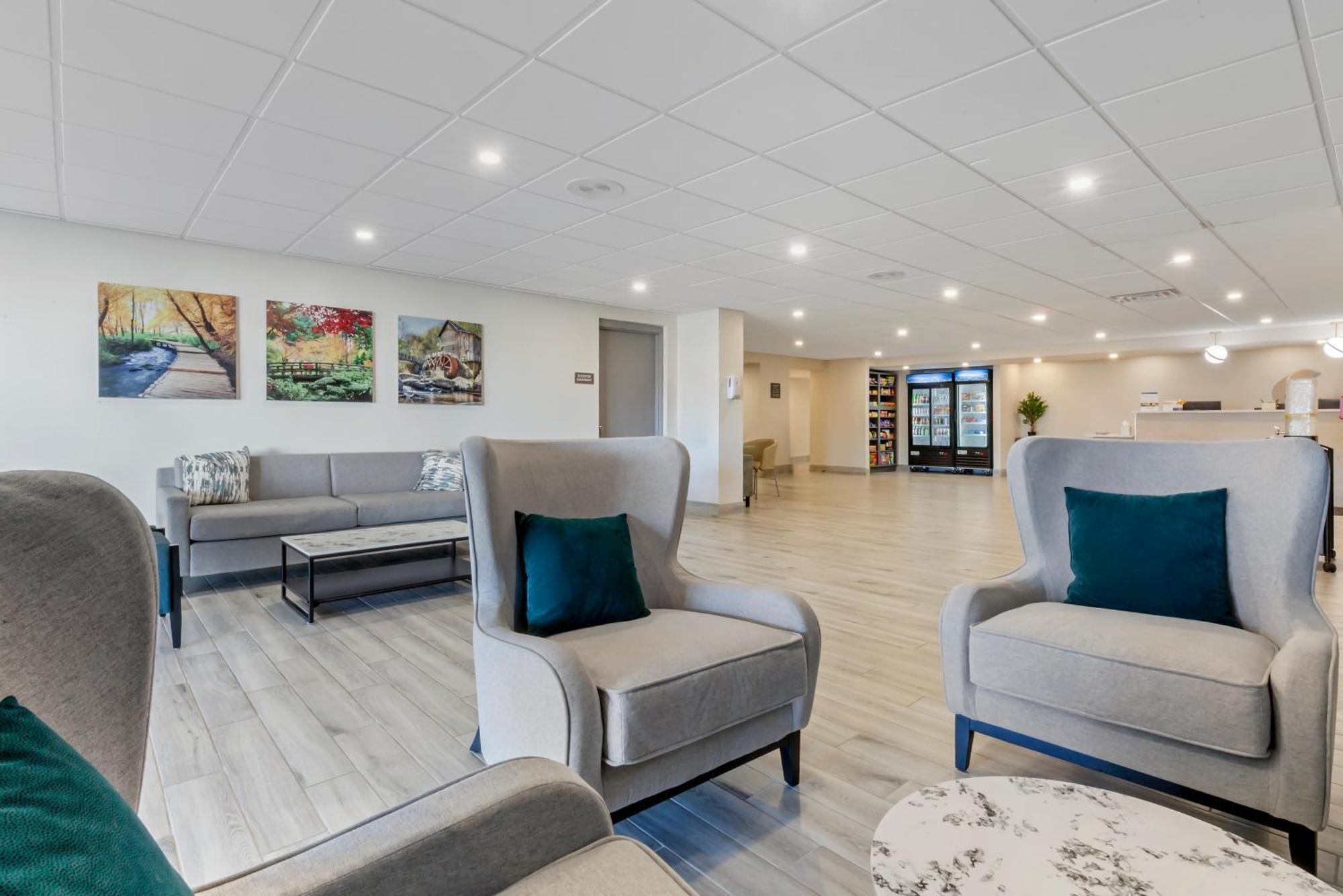 Comfort Inn & Suites Beaver Dam Extérieur photo